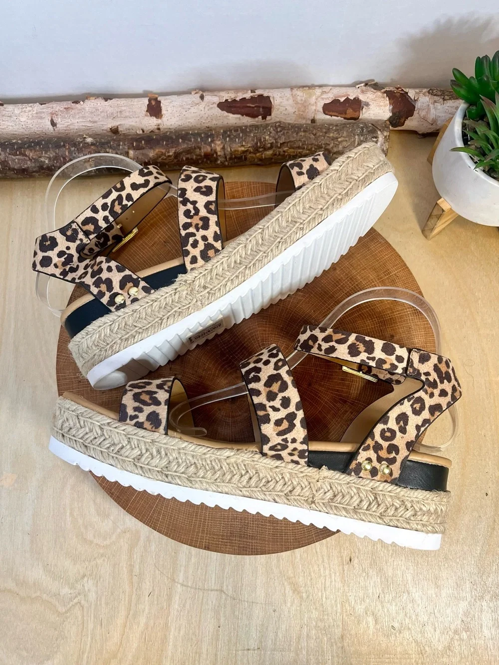 NWT Soda Bryces Cheetah Print Platform Espadrille Sandals Size 10